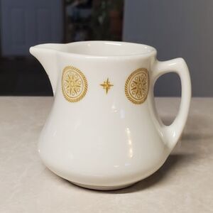 Shenango China Restaurant Ware Individual Creamer Gold Medallion Atomic
